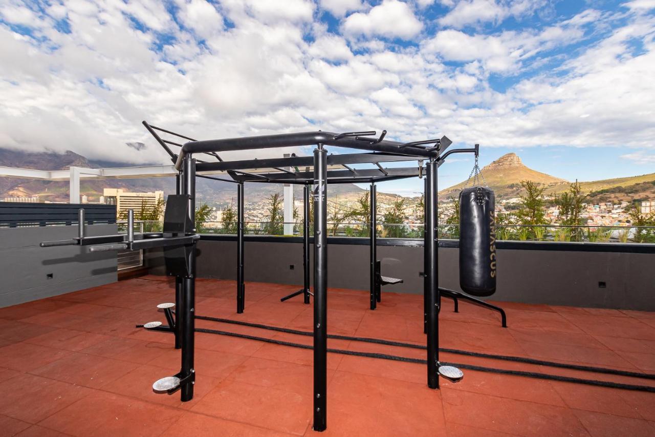 Beautiful Family Apartment With Amazing Views @ 16 On Bree Cape Town Exterior photo