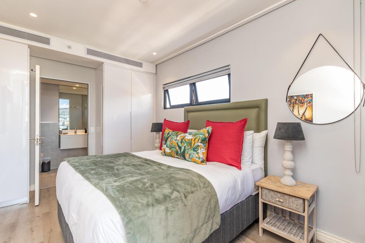 Beautiful Family Apartment With Amazing Views @ 16 On Bree Cape Town Exterior photo