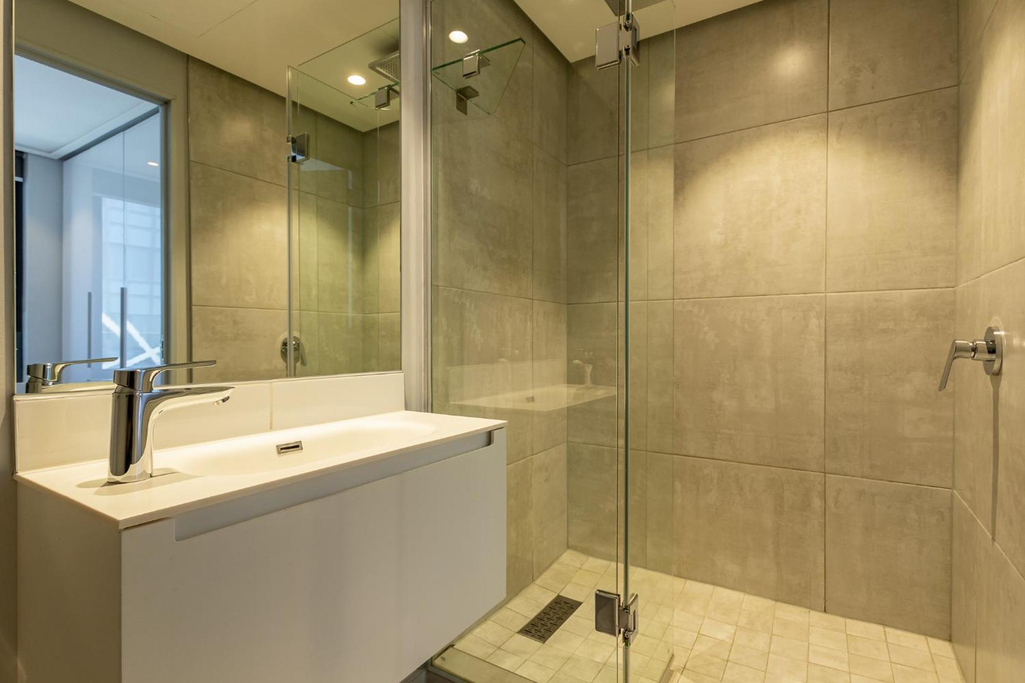 Beautiful Family Apartment With Amazing Views @ 16 On Bree Cape Town Exterior photo